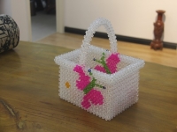 3月12日，穩(wěn)定可靠的手工活加工項(xiàng)目，正規(guī)外發(fā)手工活，選擇十多年的手工企業(yè)手工之家，圖為勵(lì)志珠珠繡串珠成品實(shí)拍