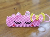 3月26日，在家做手工活掙錢，手工活拿回家做，選擇珠繡串珠，手工之家會(huì)一直給予支持，圖為勵(lì)志珠珠繡串珠手工產(chǎn)品剪影