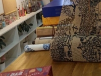 手工活外發(fā)串珠繡，是隨時隨地可以加工掙錢的活兒